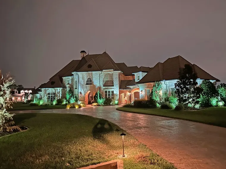 Landscape lighting in Dallas, Texas by TC Lighting &mdash; photograph 6