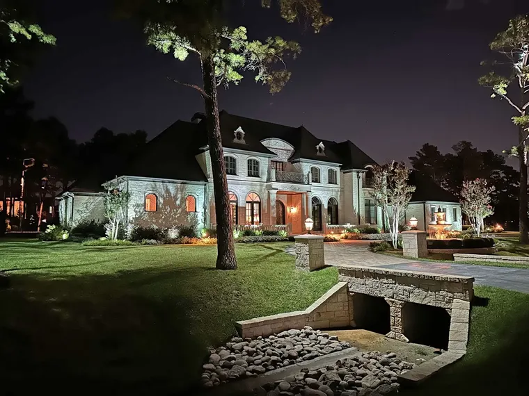 Landscape lighting in Dallas, Texas by TC Lighting &mdash; photograph 12