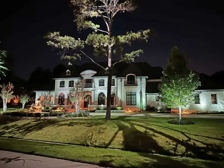 Landscape lighting in Dallas, Texas by TC Lighting &mdash; photograph 13