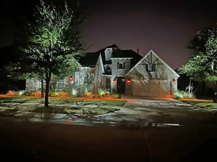 Landscape lighting in Grapevine, Texas by TC Lighting &mdash; photograph 2