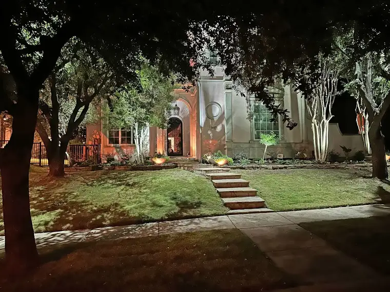Landscape lighting in Las Colinas, Irving, Texas by TC Lighting &mdash; photograph 3