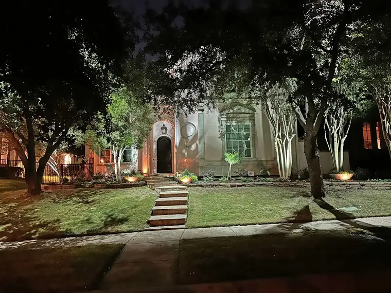 Landscape lighting in Las Colinas, Irving, Texas by TC Lighting &mdash; photograph 6